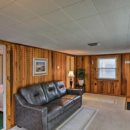 Home With Lake-View Deck By Camp Perry And Magee Marsh Port Clinton Eksteriør billede