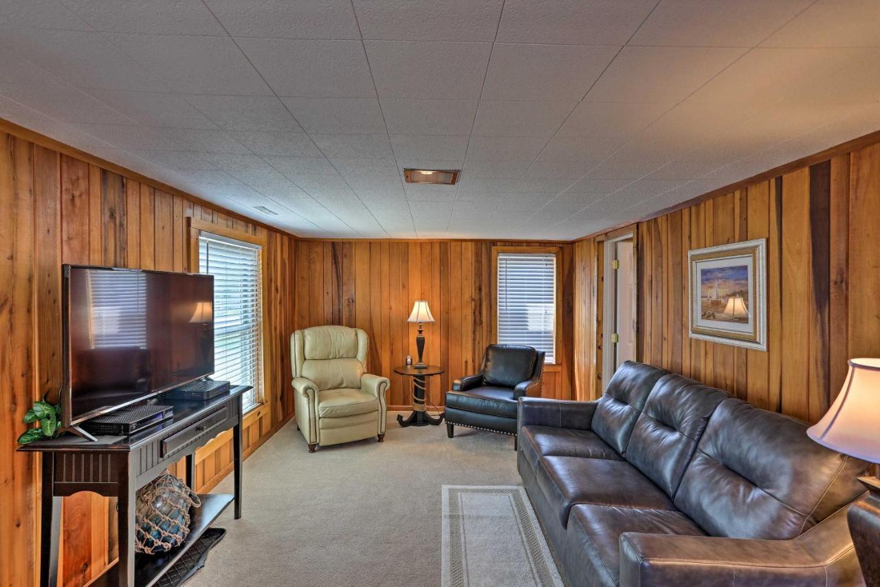 Home With Lake-View Deck By Camp Perry And Magee Marsh Port Clinton Eksteriør billede