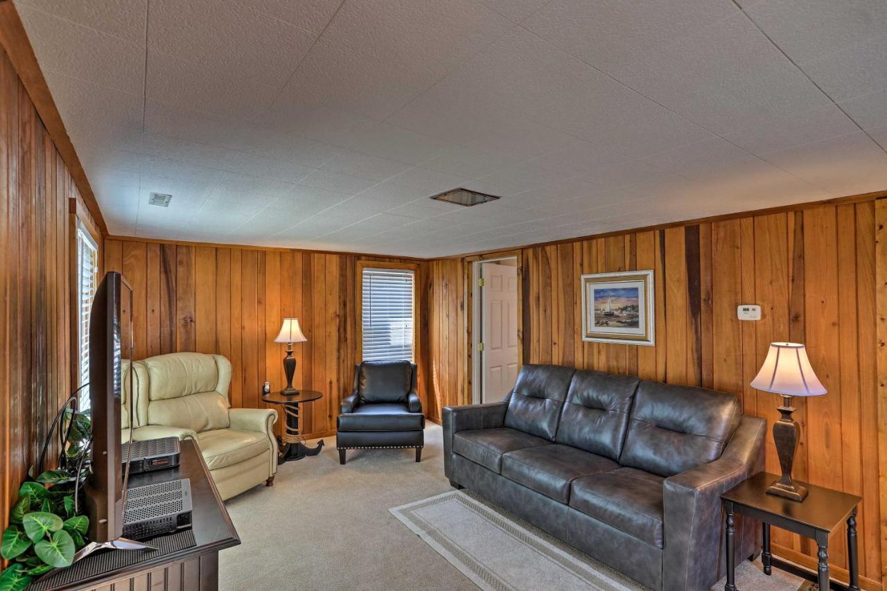 Home With Lake-View Deck By Camp Perry And Magee Marsh Port Clinton Eksteriør billede